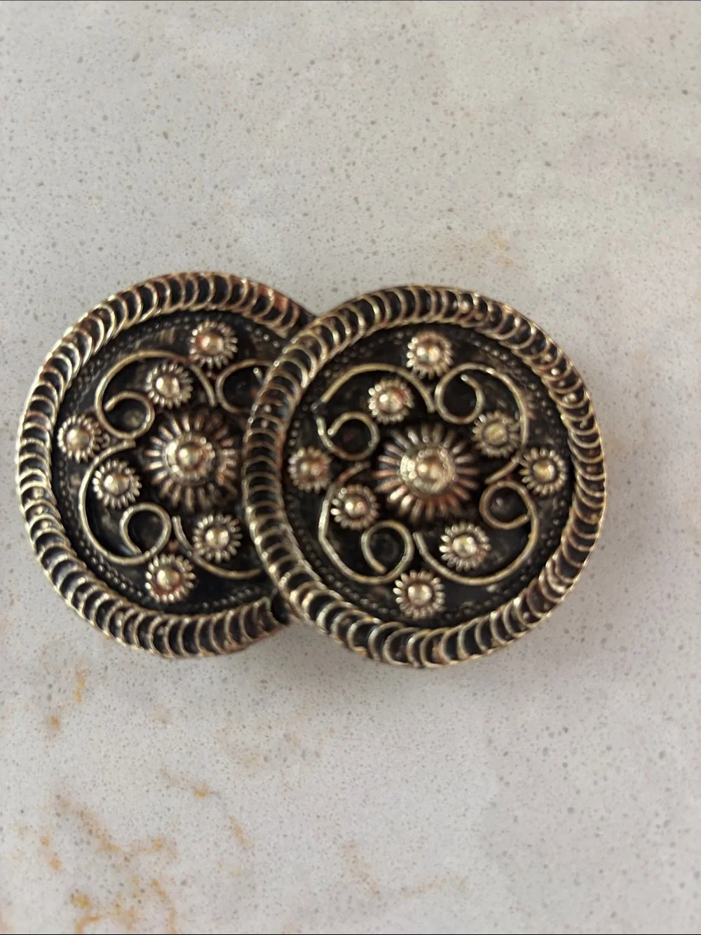N/A decorative round